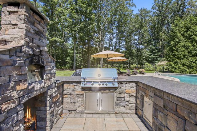 45 Pineoaka Road, Jackson, NJ 08527