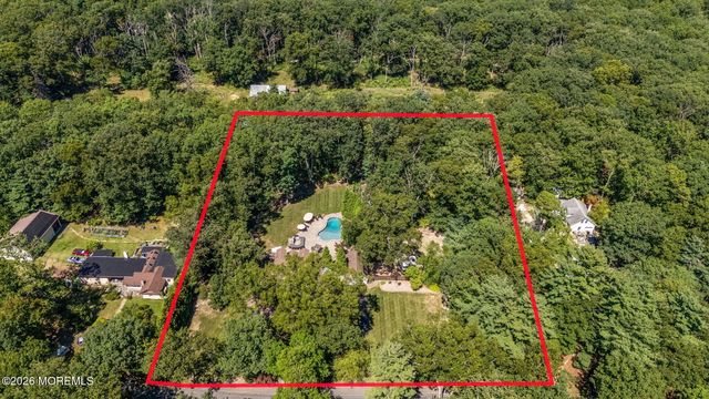 45 Pineoaka Road, Jackson, NJ 08527