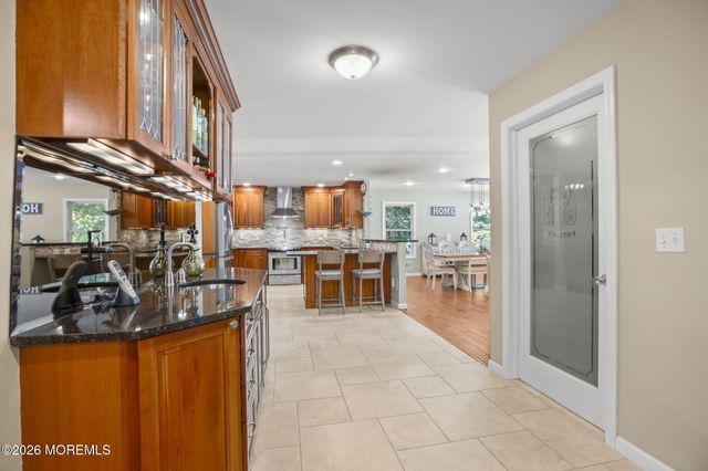 45 Pineoaka Road, Jackson, NJ 08527