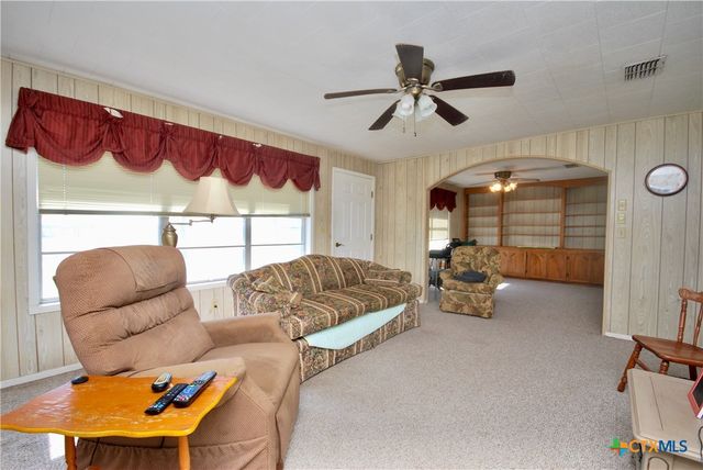 652 County Road 210, Hallettsville, TX 77964