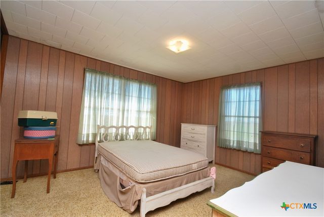 652 County Road 210, Hallettsville, TX 77964