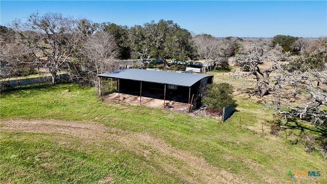 652 County Road 210, Hallettsville, TX 77964