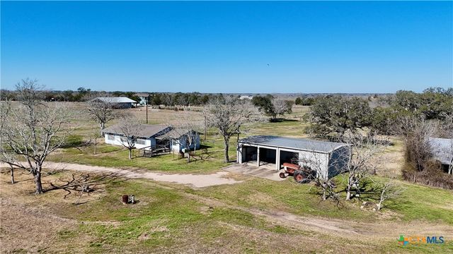 652 County Road 210, Hallettsville, TX 77964