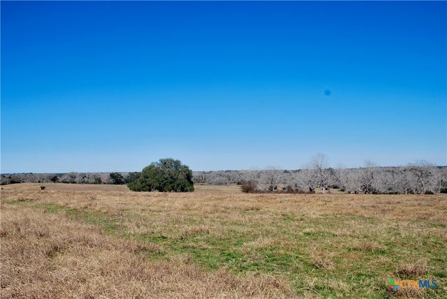 652 County Road 210, Hallettsville, TX 77964