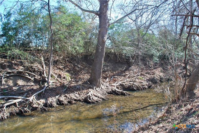 652 County Road 210, Hallettsville, TX 77964