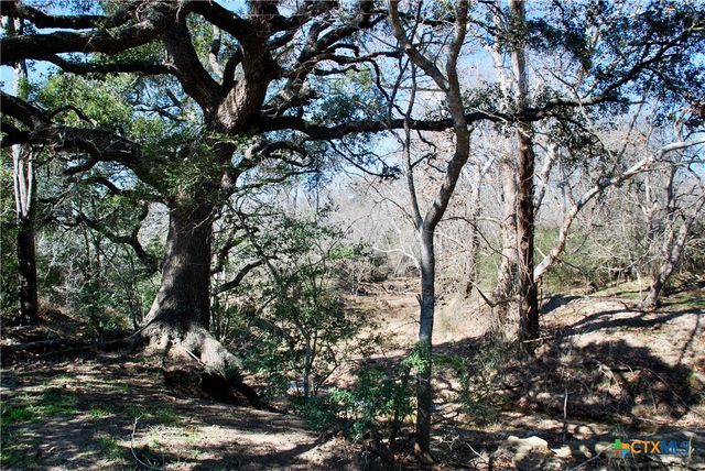 652 County Road 210, Hallettsville, TX 77964