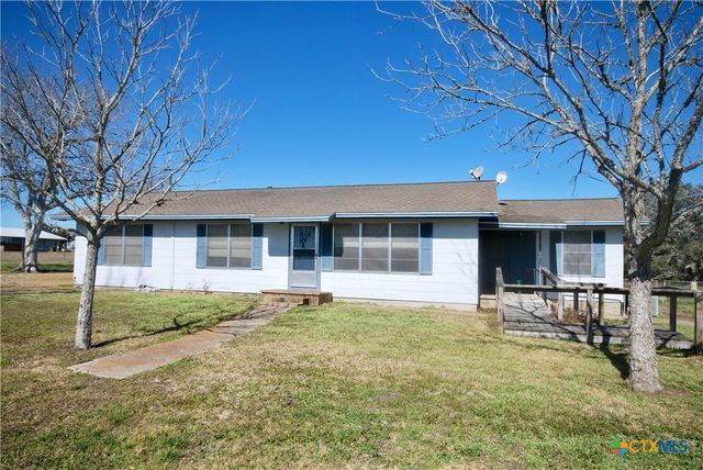 652 County Road 210, Hallettsville, TX 77964