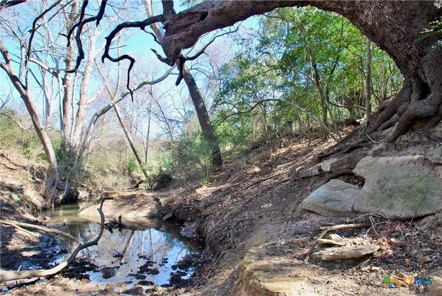 652 County Road 210, Hallettsville, TX 77964