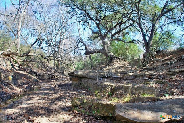 652 County Road 210, Hallettsville, TX 77964