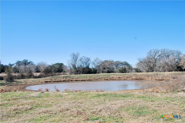 652 County Road 210, Hallettsville, TX 77964