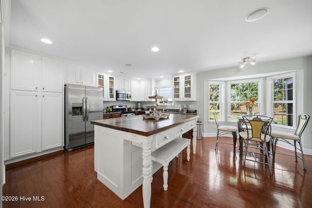 8536 Old Forest Drive NE, Leland, NC 28451