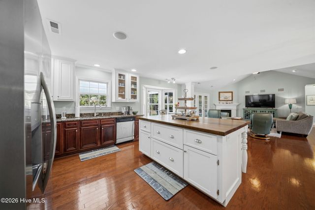 8536 Old Forest Drive NE, Leland, NC 28451