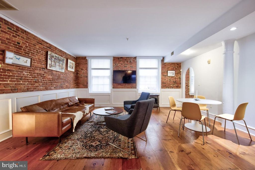 38 N FRONT ST #1E, Philadelphia, PA 19106