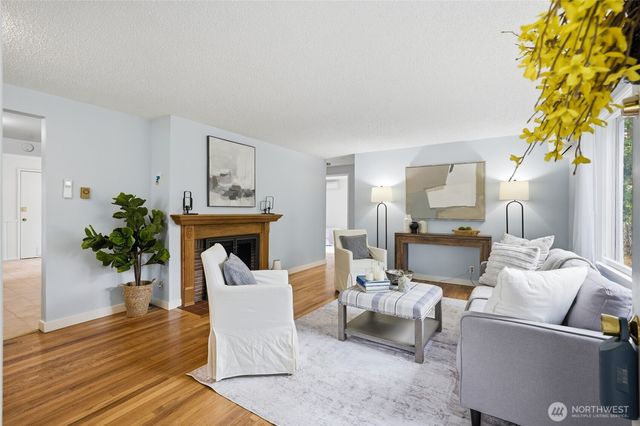 12515 25th Avenue NE, Seattle, WA 98125