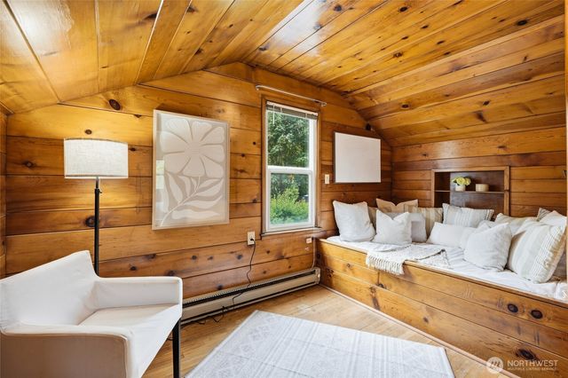 12515 25th Avenue NE, Seattle, WA 98125