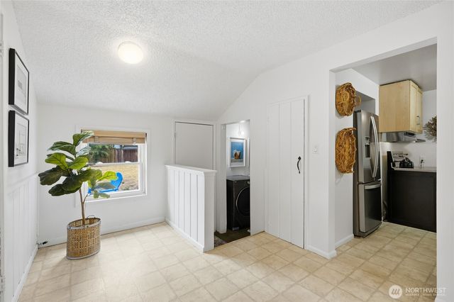 12515 25th Avenue NE, Seattle, WA 98125
