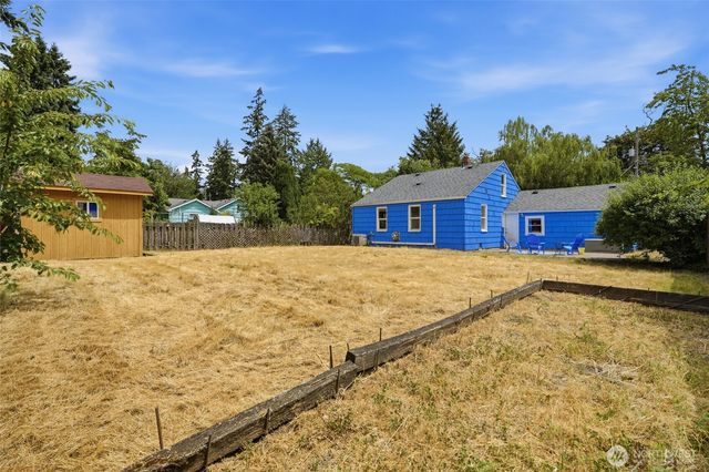 12515 25th Avenue NE, Seattle, WA 98125