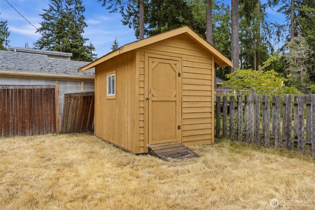 12515 25th Avenue NE, Seattle, WA 98125