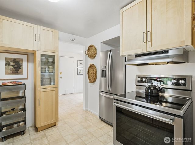 12515 25th Avenue NE, Seattle, WA 98125