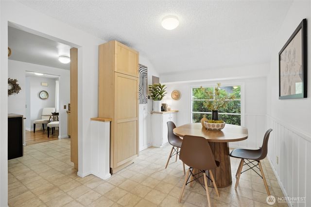 12515 25th Avenue NE, Seattle, WA 98125
