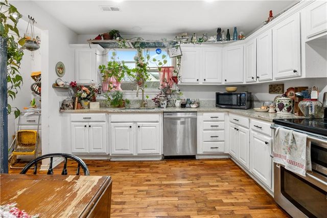 603 S New York Street, Sedalia, MO 65301