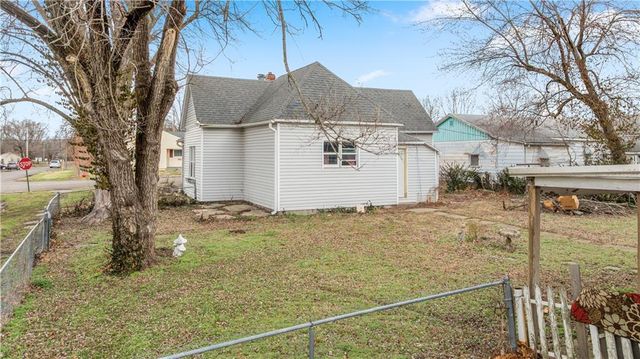 603 S New York Street, Sedalia, MO 65301