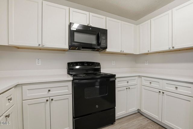 6 Cayman Court, Durham, NC 27703