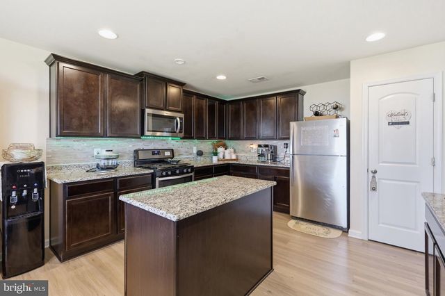 58 SARGENT LN, Martinsburg, WV 25401