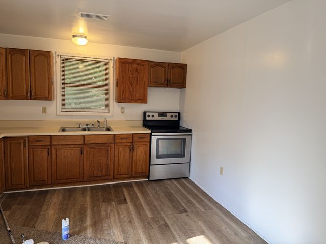 212 W Adams Ave, Lebanon, TN 37087