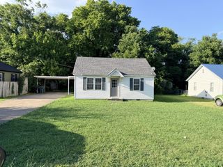 212 W Adams Ave, Lebanon, TN 37087