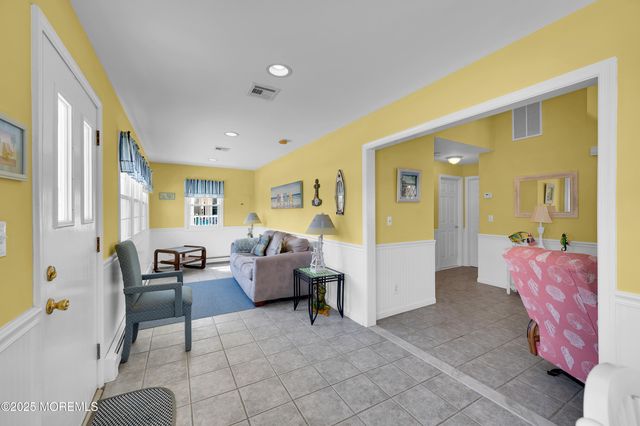 19 Elizabeth Avenue, Lavallette, NJ 08735