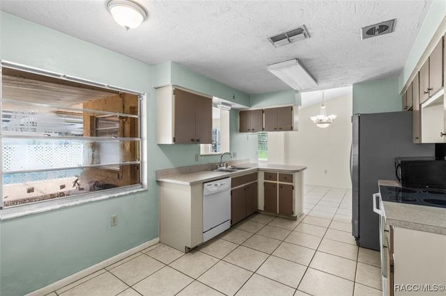 515 S Jefferson Street, Beverly Hills, FL 34465