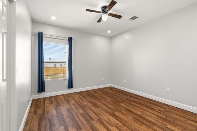 18473 Novarra Drive, Conroe, TX 77306