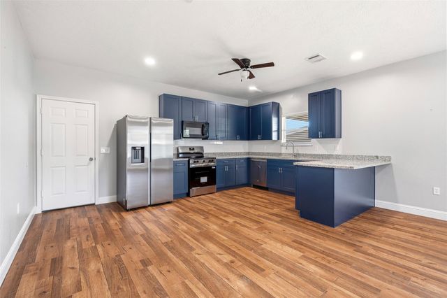 18473 Novarra Drive, Conroe, TX 77306