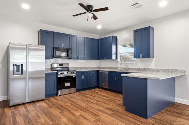 18473 Novarra Drive, Conroe, TX 77306