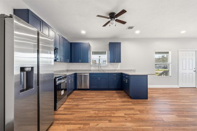 18473 Novarra Drive, Conroe, TX 77306