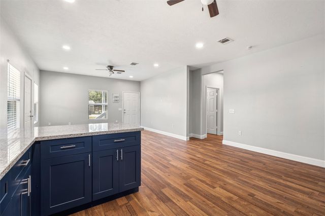 18473 Novarra Drive, Conroe, TX 77306