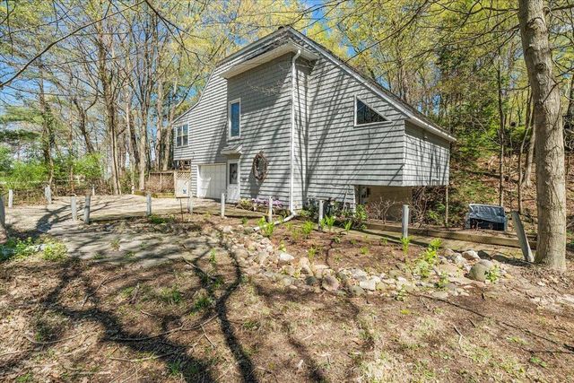 604 Pine Lane, Sawyer, MI 49125
