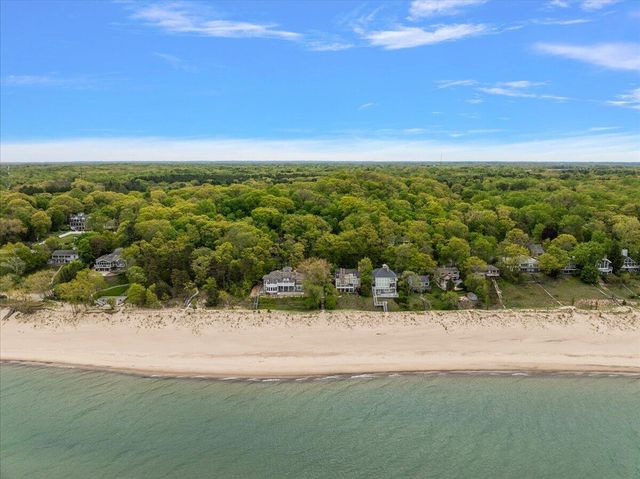604 Pine Lane, Sawyer, MI 49125