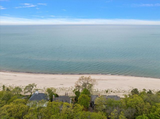 604 Pine Lane, Sawyer, MI 49125