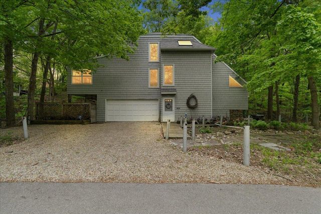 604 Pine Lane, Sawyer, MI 49125