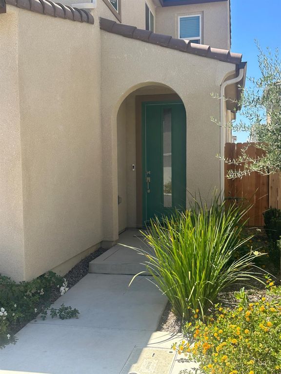 Image 25 of property listing at 1108 W Encore Way W, Madera, CA 93636