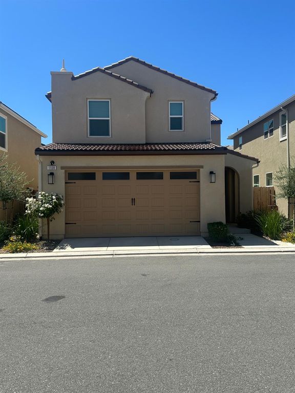 Image 27 of property listing at 1108 W Encore Way W, Madera, CA 93636