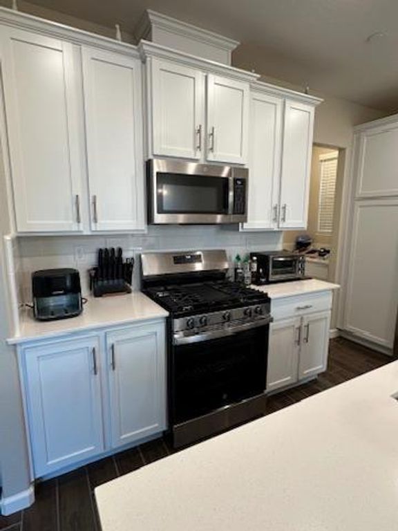 Image 4 of property listing at 1108 W Encore Way W, Madera, CA 93636