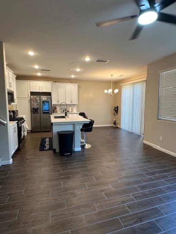 Image 5 of property listing at 1108 W Encore Way W, Madera, CA 93636