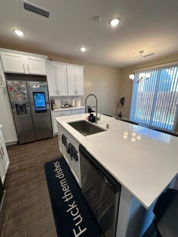 Image 6 of property listing at 1108 W Encore Way W, Madera, CA 93636