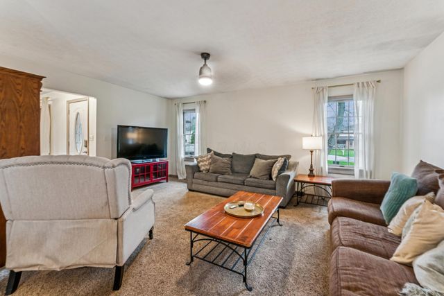 1381 Brentfield Place, Columbus, OH 43228