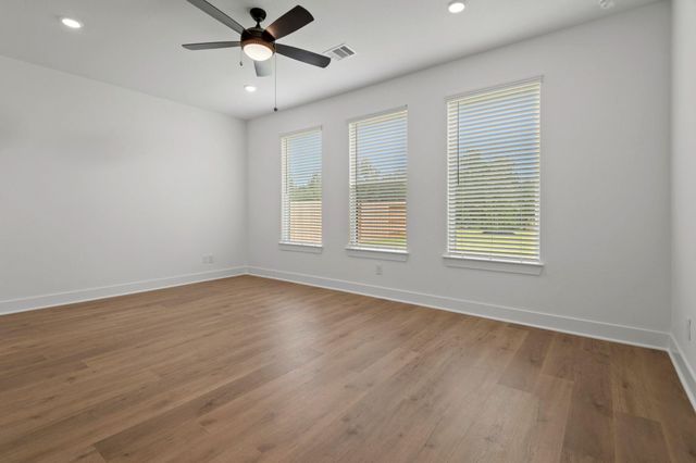 5625 Marigold Mile Drive, Magnolia, TX 77354