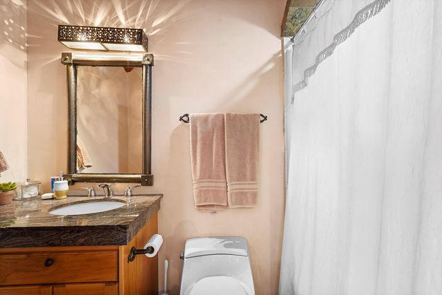 11 Koontz Road, Corrales, NM 87048