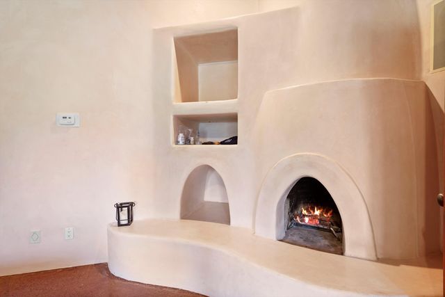 11 Koontz Road, Corrales, NM 87048